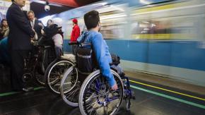 Estudio revela brechas de hasta un 40% en los tiempos de viaje de personas con movilidad reducida