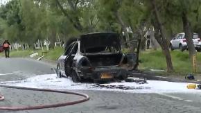 Auto resultó totalmente quemado en Quinta Normal