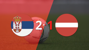 Serbia se impone con remontada 2-1 sobre Letonia