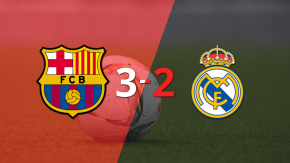 Barcelona, con un doblete de Raphinha, se quedó con el Clásico 3-2