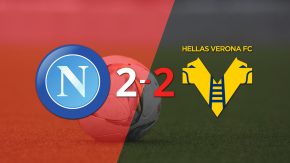 En un emocionante partido, Napoli y Hellas Verona empataron 2-2