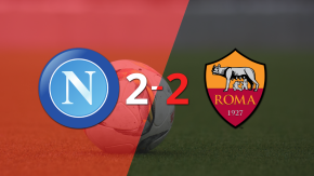 Roma y Napoli empataron 2 en el "Derby Del Sole" en el estadio Diego Armando Maradona