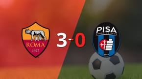 Con triplete de Donyell Malen, Roma goleó a Pisa 3-0