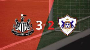 Newcastle United clasificó a Octavos de Final al vencer 3-2 a Qarabag 