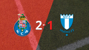 Porto superó 2-1 a Malmö con dos tantos de Samu Aghehowa