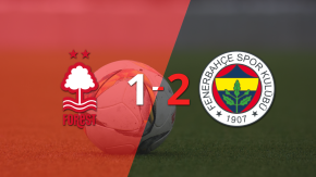 Nottingham Forest clasificó a Octavos de final a pesar de haber perdido 2-1 ante Fenerbahçe