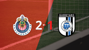Victoria de Chivas sobre Querétaro por 2-1
