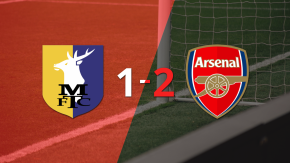 Arsenal venció 2-1 a Mansfield Town FC y clasificó a Cuartos de Final