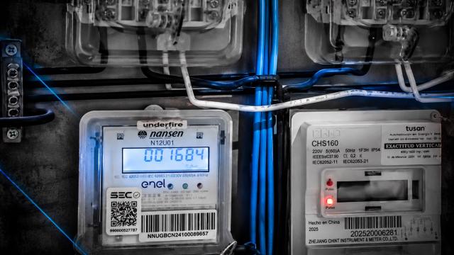 Exclusivo T13: Detectan “cobros fantasmas” de hasta $200 mil en cuentas de la luz