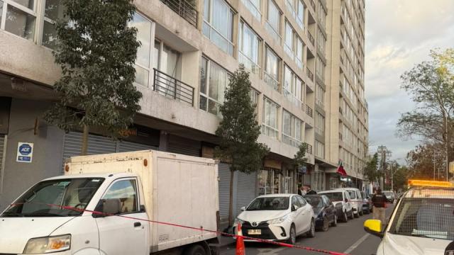 Niño de nueve años muere tras caer de un edificio en Santiago Centro