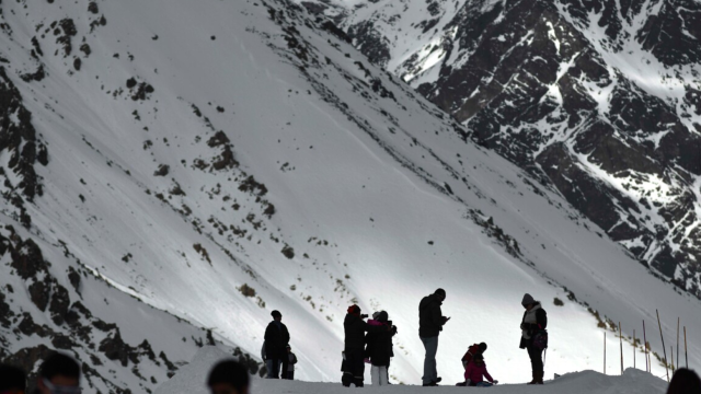 Habían sido advertidos: Lo que se sabe de avalancha que dejó tres muertos en Laguna del Inca