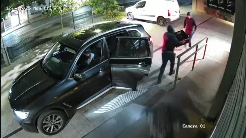Capturan banda tras robo en tienda gamer de Providencia: persecución y accidente incluidos