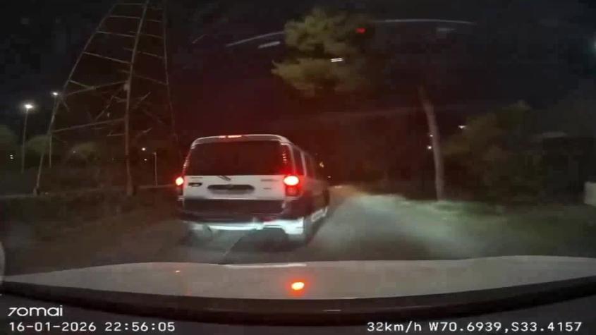 VIDEO | Difunden registro de otro conductor que evitó una encerrona en Quinta Normal con arriesgada maniobra