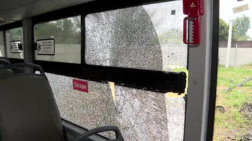 Denuncian ataques a empresas de buses de Colina: los obligaría a suspender el servicio