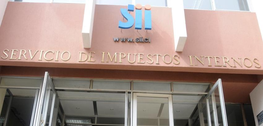 SII presenta denuncia por delito tributario contra ex director del Banco Penta