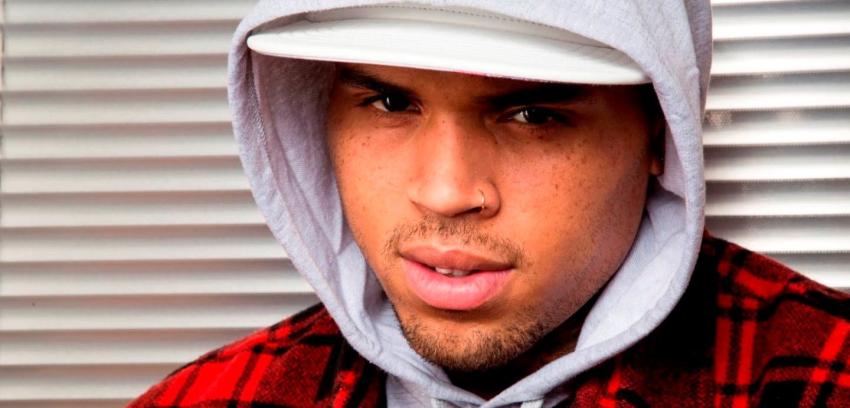 Chris Brown desata polémica con tuit sobre el ébola