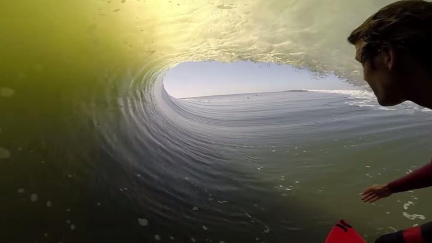[VIDEO] Surfista capta pleno tubo de una ola con una GoPro