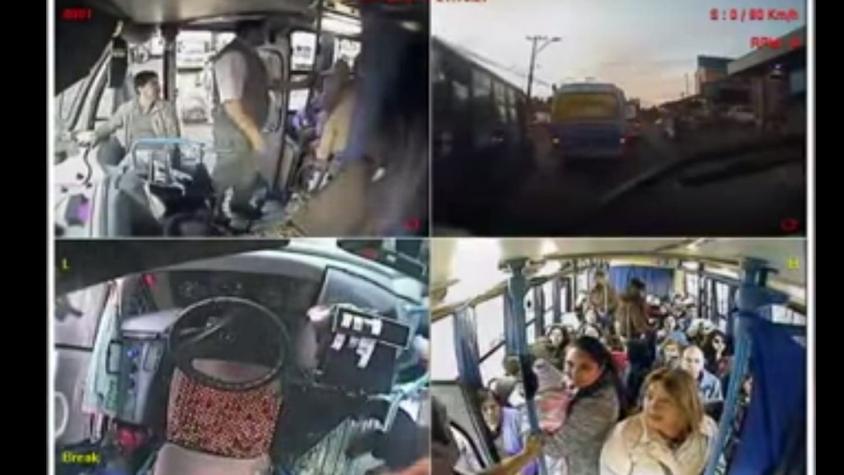 [VIDEO] Chofer de taxibus ofrece su asiento a señora tras ver que ningún pasajero lo hizo