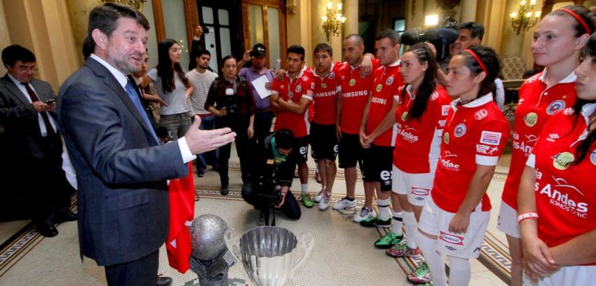 Intendente Metropolitano recibió a campeones chilenos del Mundial de Fútbol Calle