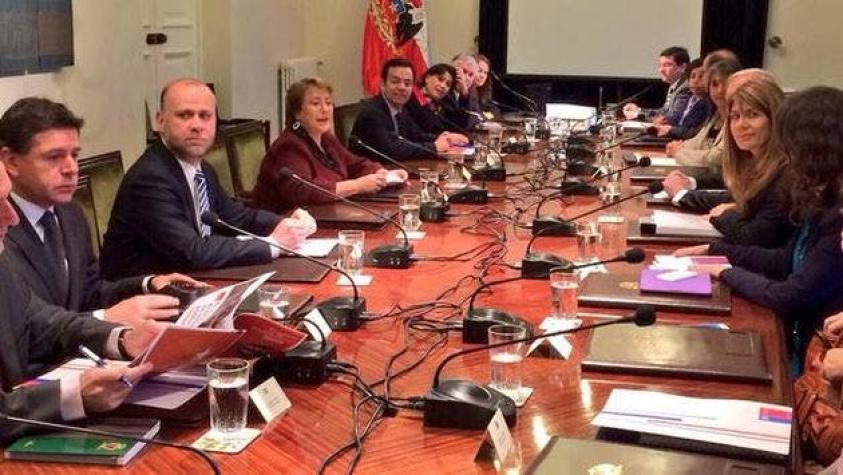 Presidenta Bachelet encabeza consejo de gabinete para analizar Presupuesto 2015