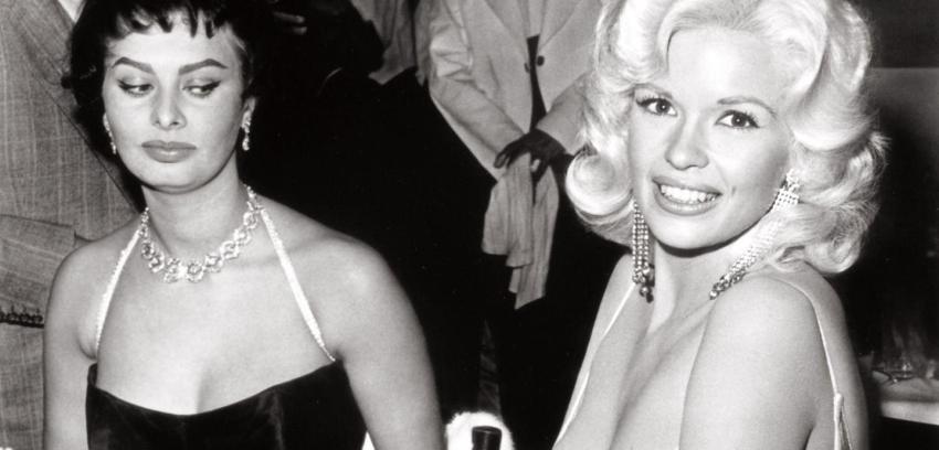 Esta es la explicación de Sophia Loren a mítica foto que le tomaron en los ’50