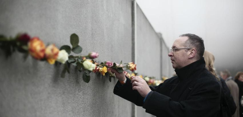Caída Muro de Berlín: Emotivos actos en Brandenburgo conmemoran 25° aniversario