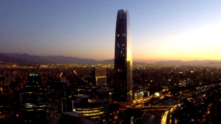 [VIDEO] Costanera Center desde las alturas: el edificio que pondrá a prueba una zona ya saturada