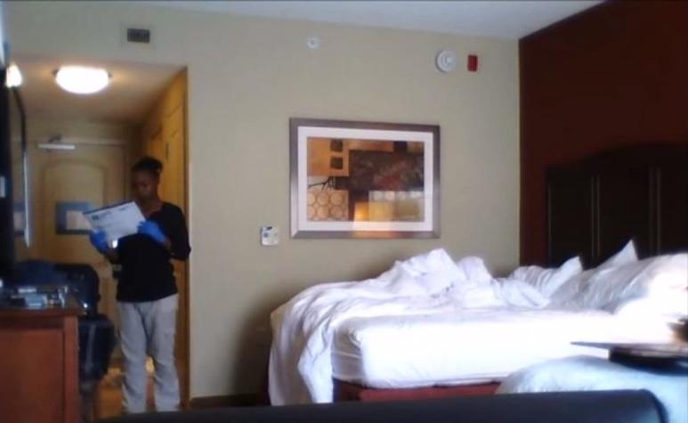 [VIDEO] Ojo con lo que dejas en un hotel: Esto es lo que pasa cuando no estás en tu habitación