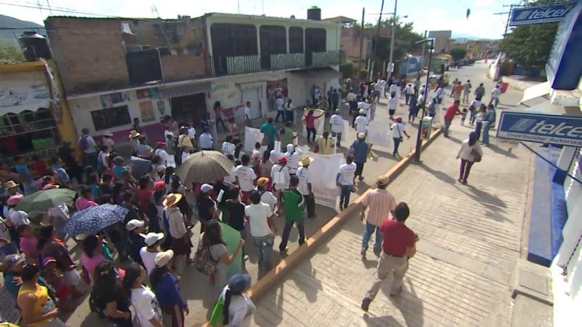 [T13] México: Así comenzó una masiva “marcha de siete días” por los estudiantes desaparecidos