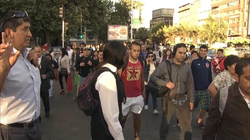 [VIDEO] #AlertaMetro: paraderos colapsan por fallas en el Metro de Santiago