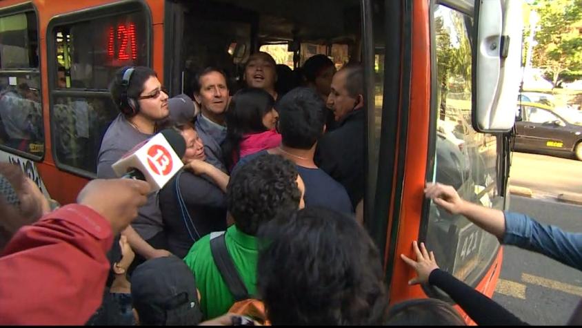 [VIDEO] "Nosotros, los nadie, no le importamos al Gobierno": indignación por falla en el Metro