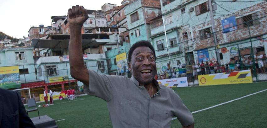 Pelé abandona el hospital tras ser operado de cálculos renales