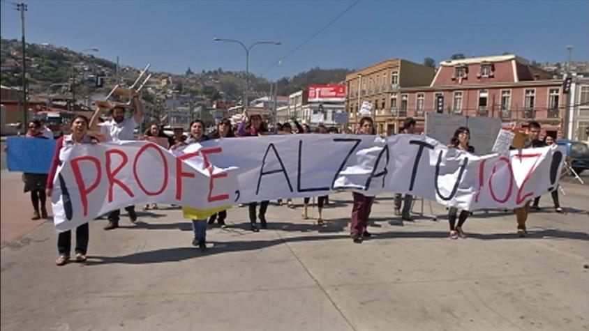 Profesores en Valparaíso adhieren a movilizaciones