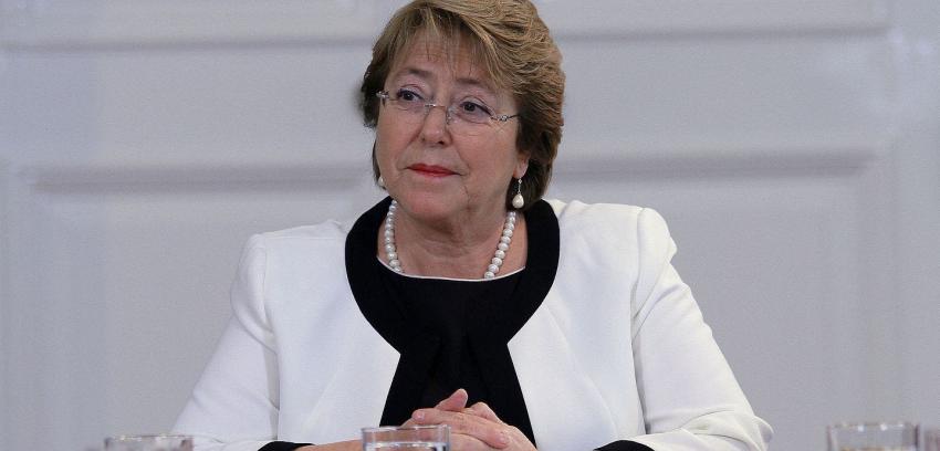 Bachelet encabeza reunión extraordinaria en La Moneda