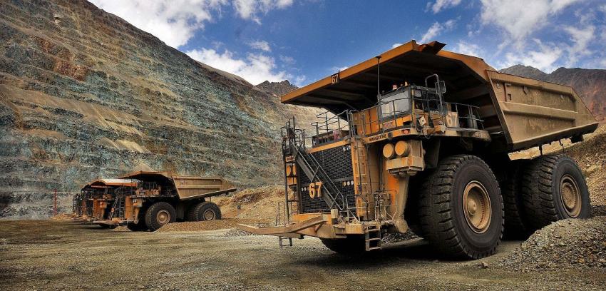 Producción industrial cae 3% en noviembre tras retroceso de sector minero