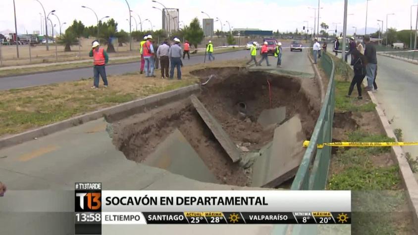 [T13 Tarde] Socavón de 28 metros en Av. Departamental produjo estragos en el tráfico