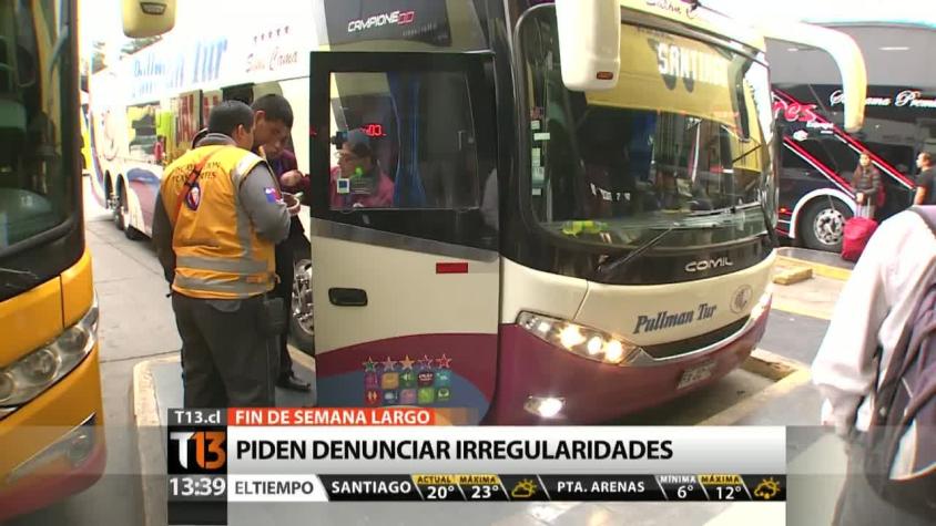 [T13 Tarde] 316 mil vehículos saldrán de Santiago este fin de semana largo