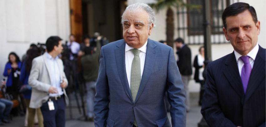 Awad: "Me gusta más un Chile conducido por Hacienda que por el ministro de Economía"