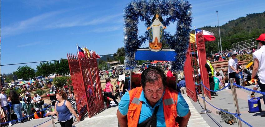 [FOTOS] Miles de personas congrega nueva peregrinación al Santuario de Lo Vásquez