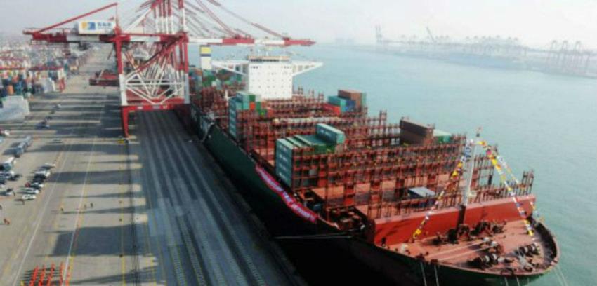 El barco de carga más grande del mundo es Chino y hoy realiza su viaje inaugural