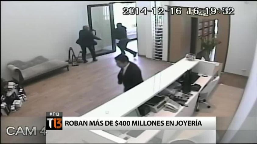 [T13] Ocho delincuentes roban más de $400 millones en una joyería de Vitacura