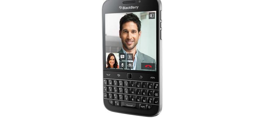 Blackberry presentó nuevo teléfono que mira al pasado
