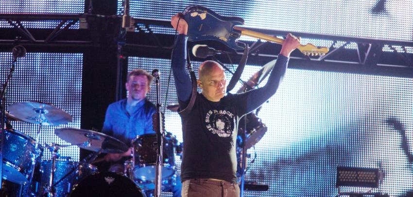 Líder de Smashing Pumpkins dice que la electrónica le está "pateando el trasero" al rock