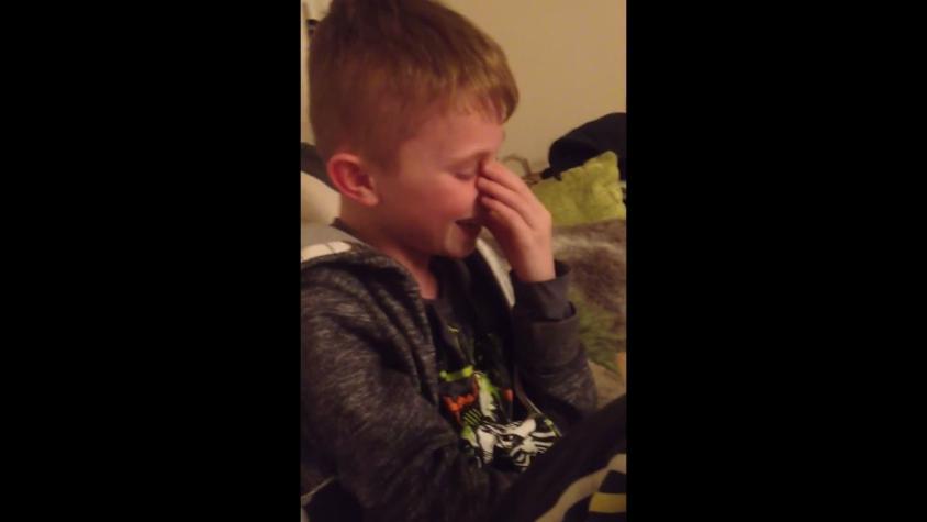 [VIDEO] Conmovedora reacción de niño tras enterarse que tendrá un hermano