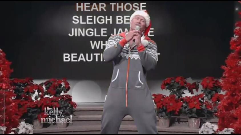 [VIDEO] Dwayne "The Rock" Johnson sorprendió con una canción navideña