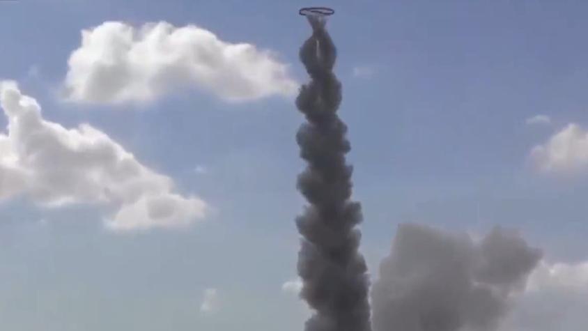 [VIDEO] Tailandeses lanzan gigantesco cohete casero durante festival