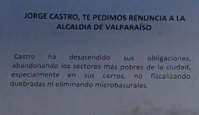 [T13] Coordinadora de defensa de Laguna Verde pide renuncia de alcalde Jorge Castro