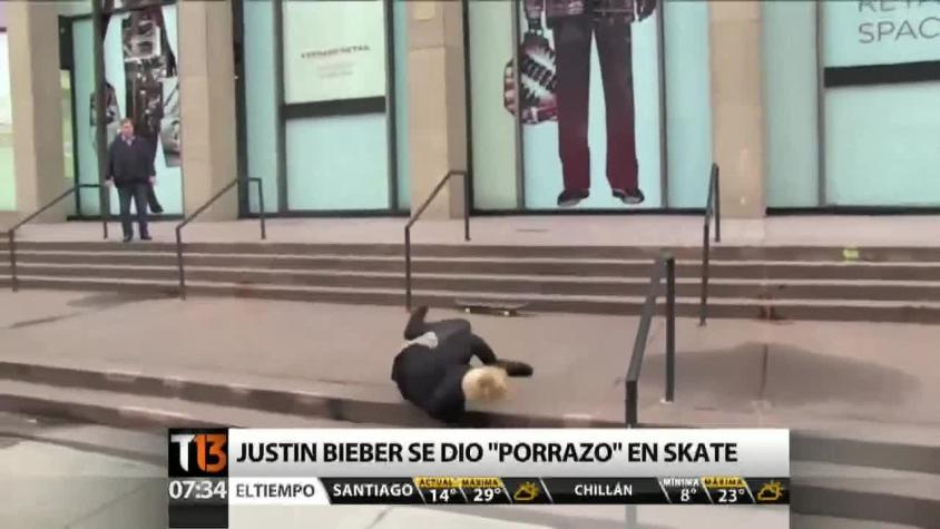 [VIDEO] La caída de Justin Bieber mientras trataba de dominar su skate