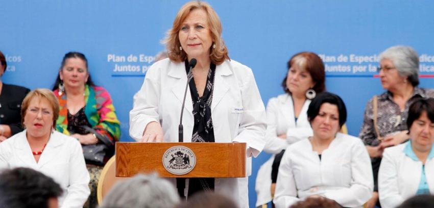 Colegio Médico “lamenta” la salida de Molina del Minsal y respalda su gestión