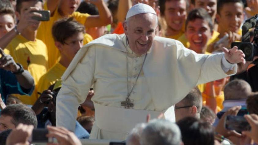 [VIDEO] Papa Francisco celebra su cumpleaños en público y con un tango multitudinario